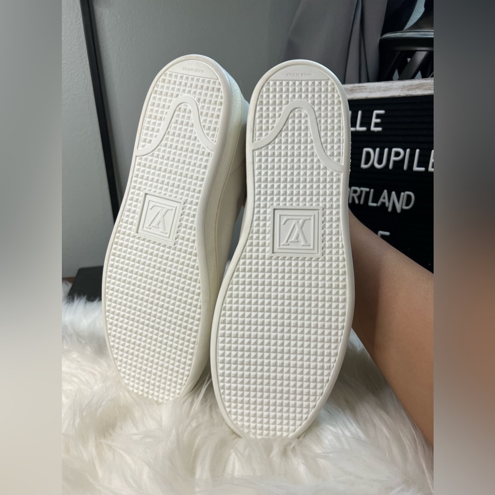 𝅺LOUIS vuitton white sneakers (size 40) check description - Picture 3 of 17